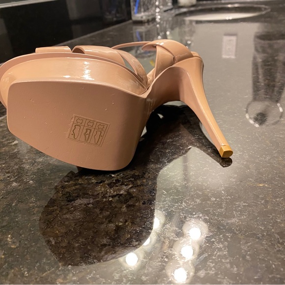 YSL tribute heels in nude - Picture 6 of 8